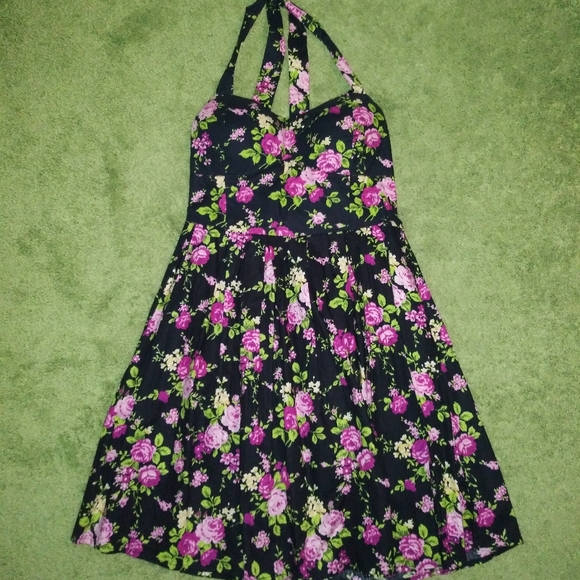 Black Floral Dress - Picture 5 of 10